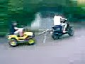 mito sullo scooter e io sulla makkina trainata dallo scooter