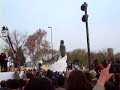 Monumento y besos