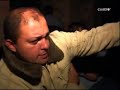 (3a part de 5)Cues d'un quilòmetre que donen la volta a un barri sencer... Families que dormen dos dies seguits damunt de cart (5à part de 5)Cues d'un quilòmetre que donen la volta a un barri sencer... Families que dormen dos dies seguits damunt de cartrons... Dones que treuen el pit en mig del caos per a donar-li al seu nadó mentre esperen per a inscriure's en el Registre Civil.. 