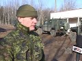 Entraînement Des Forces Armées Des militaires s'entraîneront au Centre de paintball L'Aventurier Des centaines de militaires, qui se rendront bientôt en Afghanistan, débarqueront à Trois-Rivières en novembre. Ils utiliseront les installations du Centre de paintball L'Aventurier du secteur Sainte-Marthe-du-Cap à Trois-Rivières pour un entraînement de préparation de quelques jours. Le décor aux allures du Far West du Centre de paintball L'Aventurier se transformera en un petit village afghan. Des hauts dirigeants des forces armées, qui ont visité le site, ont conclu que l'endroit convenait parfaitement à des simulations d'entraînement. Les militaires arriveront au Centre de paintball L'Aventurier comme s'ils étaient dans un petit village afghan. Ils apprendront à réagir à l'inconnu dans un milieu habité, mais aussi en forêt. Le propriétaire, Martin Caron, se contente de fournir le site et quelques marqueurs de peinture aux allures d'armes militaires. Ce sont les militaires eux-mêmes qui s'occuperont du déroulement des entraînements. Ce sera la première fois que des soldats débarqueront à Trois-Rivières, mais le Centre de paintball L'Aventurier a déjà travaillé avec les forces armées. Les 500 militaires qui débarqueront ne seront pas là pour s'amuser. L'objectif est qu'ils puissent se retrouver en pays inconnu dans quelques mois sans pour autant être trop dépaysés. (GM)