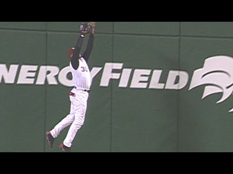 Video: Ken Griffey Jr. robs Jeff Kent with game-saving catch