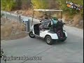 Conductora suicida con carro de golf
