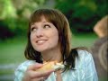 Pizza Hut Comercial Ashlee And Jessica Simpson