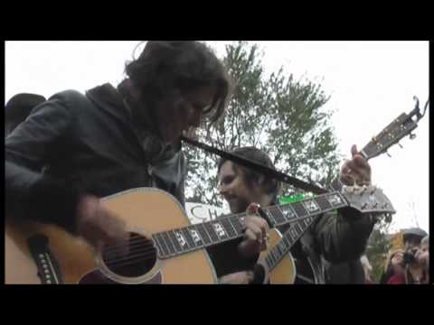 Sara Lee Guthrie and her husband Johnny Irion @ #occupyVermont