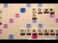 probando un poco de stopmo con lo que habia a mano: camara digital casera (cannon A530), una luz de 500w y... un tablero de scrabble. Diversion made in casa.