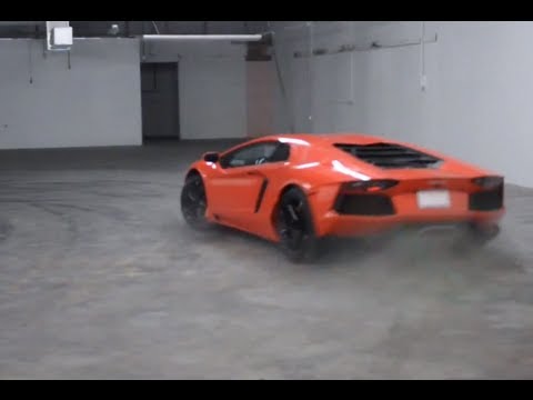 2 Aventadors Get Sideways!
