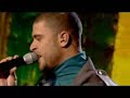 ao vivo - letra flavinho silva
segundo s�rgio cabral,diogo nogueira � um dos maiores int�rpretes do samba de todos os tempos. e olha que ele tem s� 26 anos, mas � fera.
o cantor e compositor vem de uma nobre linhagem do samba. filho do saudoso compositor e cantor jo�o nogueira, antes mesmo de completar um m�s de vida, diogo j� acompanhava os pais nos pagodes e acostumou-se desde cedo a ser embalado ao som de sambas e choros.jo�o nogueira sempre o convidava para participar de seus shows e no samba entre amigos. logo vieram os convites para diogo participar das rodas de samba do rio, h�bito que lhe rendeu respeito e aprova��o dos bambas ligados � m�sica e ao samba.fez importantes shows com jo�o nogueira pelo brasil. em salvador, cantou com o pai no pelourinho para uma plat�ia de mais de cinco mil pessoas, em dezembro de 1998, na comemora��o do 
