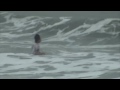 chicas desnudas en la playa...,
