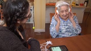 Music Helps Bring Back Memories in Elders with Dementia