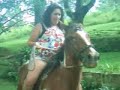 gordinha andando a cavalo gordinha andando a cavalo