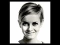 a cool tribute to fashion icon twiggy.
music by electrocute