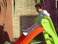delfi con su nuevo tobogán