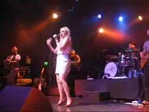 Stepping Stone - Duffy live at El Rey