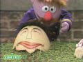 Sesame Street: Kermit Reports News On Humpty Dumpty