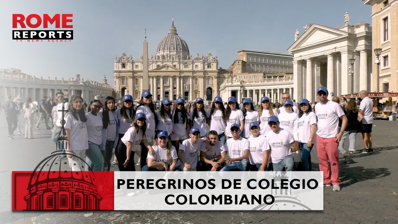 Peregrinos de colegio colombiano le regalan una novena de Navidad al Papa