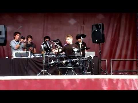 INSANE DRUMMING ACT - || FULL PERFORMANCE VIDEO || - [[Doedag 2012 Handelsschool Hasselt]]