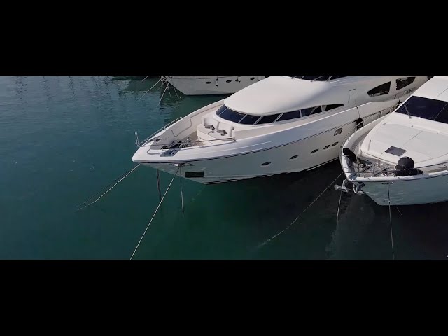 DIVINE YACHT