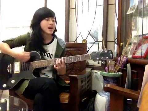 Bento - Iwan Fals ( Guitar Cover ) Bento - Iwan Fals ( Guitar Cover )
