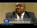 Deputado Sul africano cai de cadeira