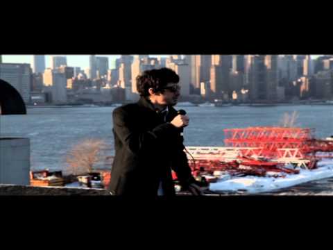 François Peglau estrenó "Everybody Loves Me", su nuevo videoclip