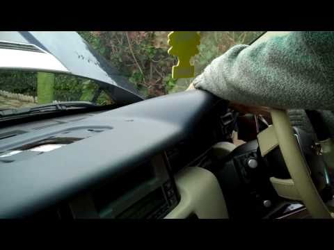 How to remove the radio / screen on a Range Rover L322 MkIII