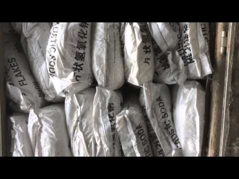 Giá bán xút vảy NaOH 99 % trung quốc