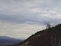 videos de Guys flying over a mountain road