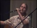 Einduitvoering 2006: Tibi zingt & Bart speelt gitaar.