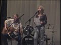 Einduitvoering 2006: Tibi zingt & Bart speelt gitaar.