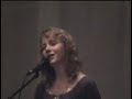 Einduitvoering 2006: Tibi zingt & Bart speelt gitaar.