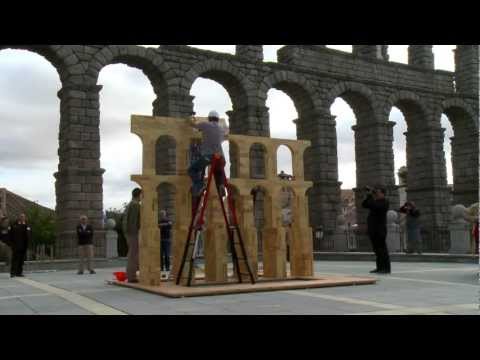 Building a tulipwood aqueduct in Segovia - a timelapse
