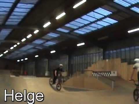 BMX BIKES TRICKS STUNTS CRASHES