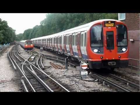 how to get to uxbridge by train