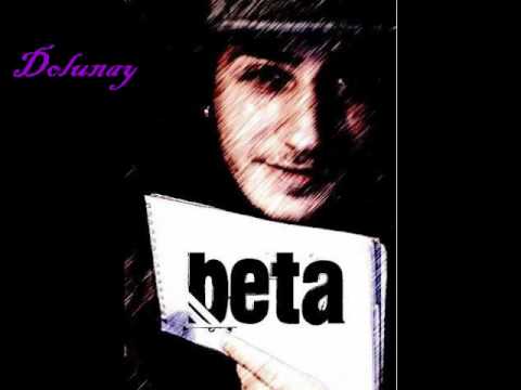 beta - Hayatımda anlamsın aşkım,bayadır da yalvardım Bana seni gönderdi tanrım ve de ben herkese anlattım Bu mucizevi bir olay,bak ben senin oldum aniden Duygularım...