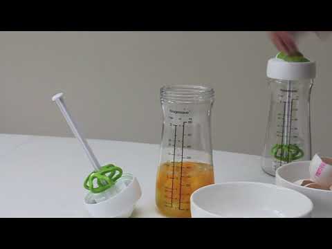 Salad dressing shaker