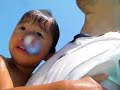 このプール、子供用のプールのみでピチピチギャルはいません。 なので盗撮と思われないと思うので気兼ねなく撮影できました(＾_＾;) 勿論親だし自分の子供にしかカメラは向けてませんけど。 どうやらウォータースライダーの水流圧にも耐えられたようです。 しかし水が抜けるまでは暫く音が篭ってしまうようです。 まぁ、もろマイクの穴側から水中に突っ込んでますから。 付属のadobepremireelement4.0で少し編集しました。