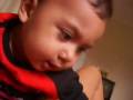 matheus com 8 meses brincando