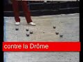 souvenirs, souvenirs.

le championnat de france au bourget en 1985 fait parti des plus beaux championnats de france de p�tanque triplettes, si ce n'est le plus beau. ceux qui �taient se souviendront de l'immense foule qui avait envahi les terrains jusqu'au ras des lignes de perte. un championnat m�morable surtout d� � l'�closion au plan national d'un joueur hors norme : didier choupay. 

pendant 2 jours le seine et marnais au style spectaculaire avait donn� un r�cital de carreaux. associ� � alain bideau (bidochon) et patrick lop�ze c'�tait le d�but d'une grande aventure qui emm�nera notre champion au titre mondial.

autre souvenir imp�rissable la 3�me demi-finale cons�cutive des toulousains, ferrand, lagarde, d�jean et malheureusement pour eux une 3�me d�faite.

il nous reste une p�pite de ce championnat sous la forme d'une petite vid�o o� l'on voit notre hector milesi (tiger) disputait son 1er championnat de france. associ� � jean-luc thomas et roger palade, notre hector national devait s'incliner en 64�me de finale contre un certain christian fazzino co�quipier de daniel voisin et alain rochelet.

www.boulistenaute.com