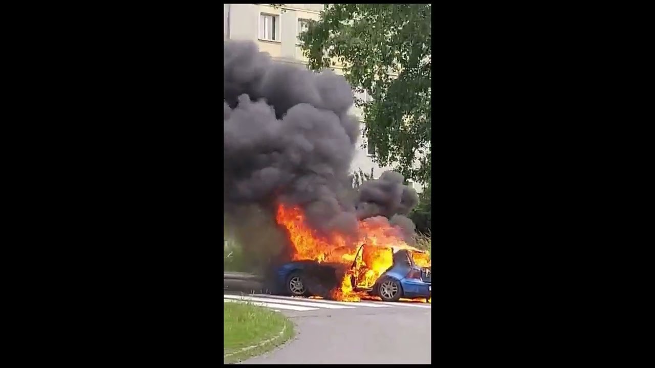 Tak płonął samochód po wybuchu paliwa przed dojazdem strażaków. Nie było szans na ratunek (FILM, ZDJĘCIA)