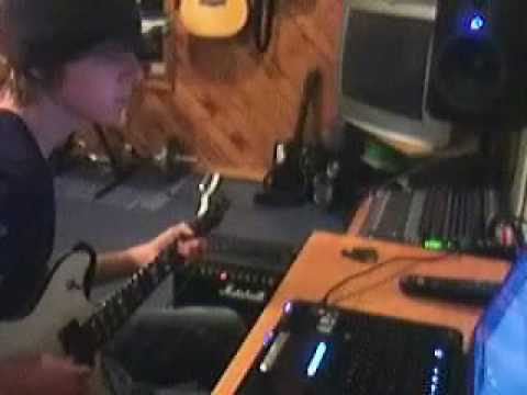 how to practice electric guitar quietly