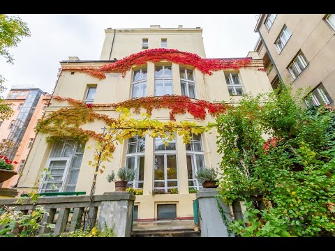 Video Bydlení s atmosférou vily v srdci Letné – 4+1 s terasou a rozlehlými sklepy.