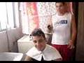 zero rapando u cabelo