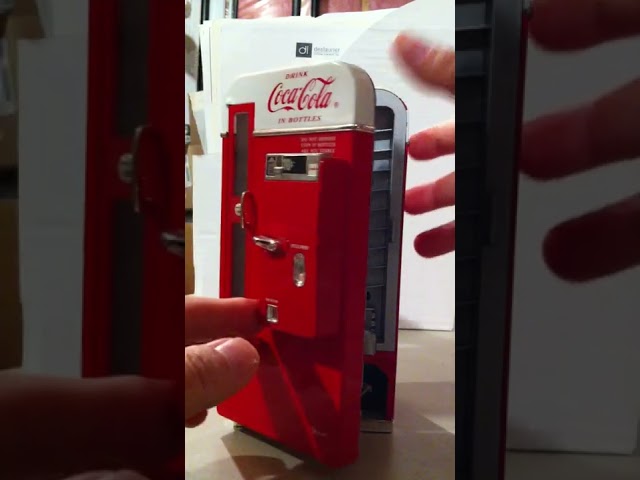 Coca Cola-Vintage 1994 Diecast Vending Machine Musical Coin Bank in Arts & Collectibles in Ottawa