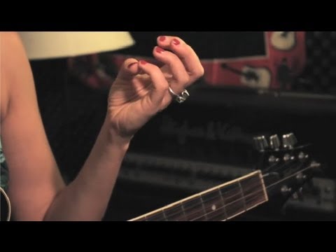 how to relieve finger swelling