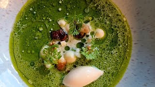 Blumenkohlsuppe mit verbrannter Sahne und Knochenmark Blumenkohlsuppe mit verbrannter Sahne und Knochenmark