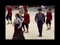 2008ko nafarro egunan arnoari buruzko dantza bat egiten.