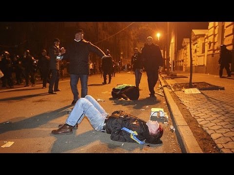 Ucrânia - Inúmeros dias de protesto na Ucrânia fizeram entrar em erupção a violência entre a polícia de... euronews, a rede de notícias internacionais de maior audiênc...