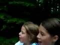 videos de Two kids singing FLYING PURPLE PEOPLE EATER