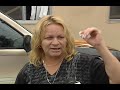 ASOMBRO Y CONSTERNACION EN UN BARRIO LATINO. UN HOMBRE PRENDIO FUEGO A VARIOS AUTOS EN UN EDIFICIO. - Thumbnail