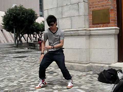 20090703 虎牙賣藝虎牙跳舞真的很厲害喔!